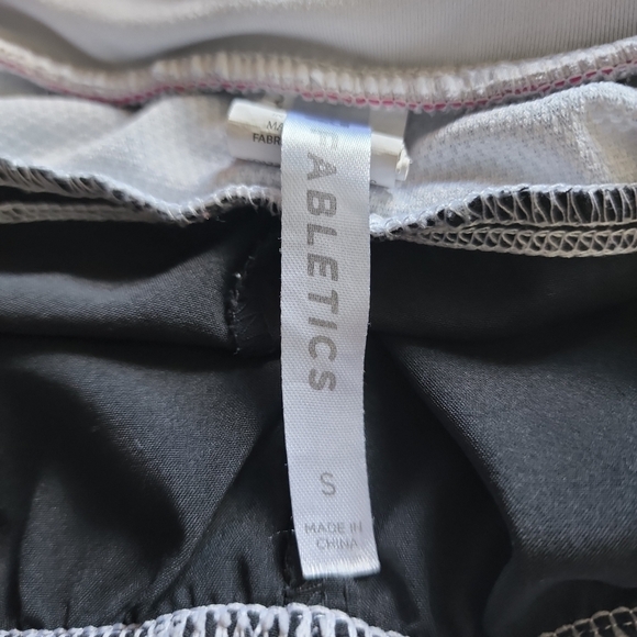Fabletics Lightweight Riho Mixed-Media Athletic Shorts Size Small Black. - Picture 8 of 8